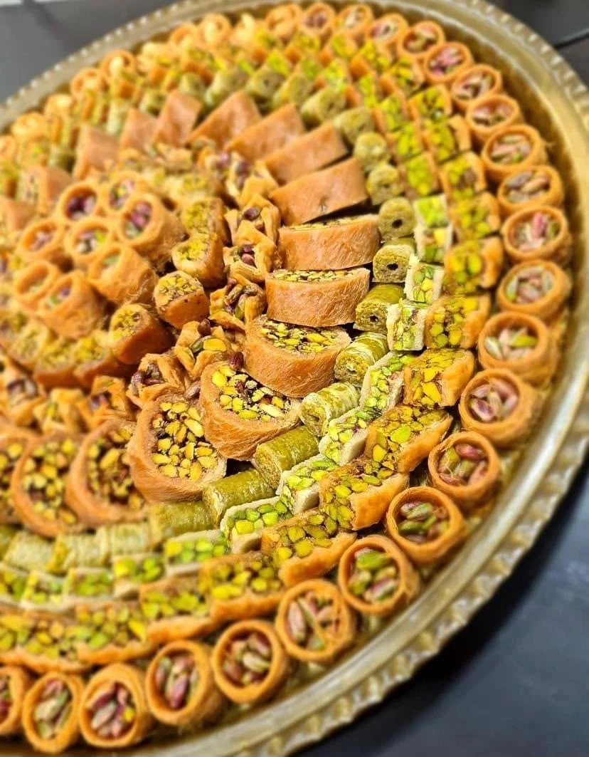 Round baklava platter